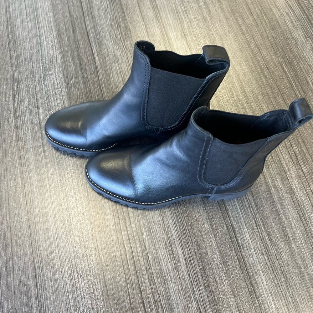 NWOT Soludos Chelsea boots. Size 5 - Picture 3 of 7